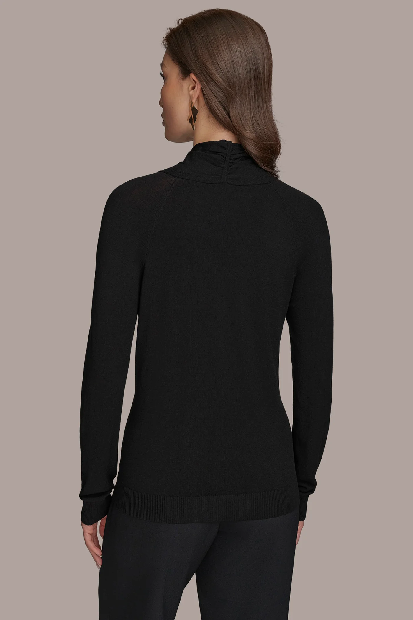 TOP WITH HARDWARE AND CUTOUT