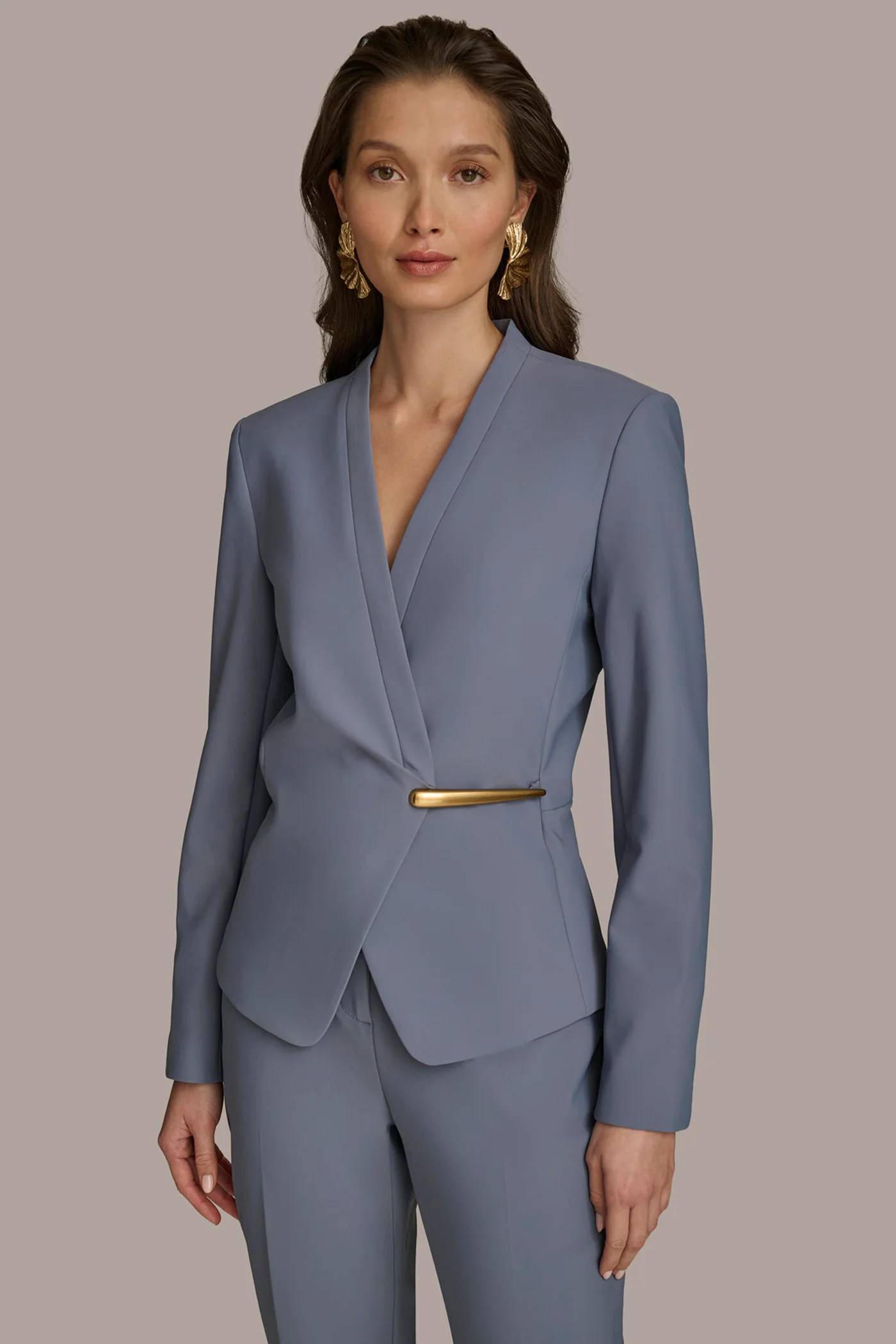 WRAP JACKET WITH BAR CLOSURE