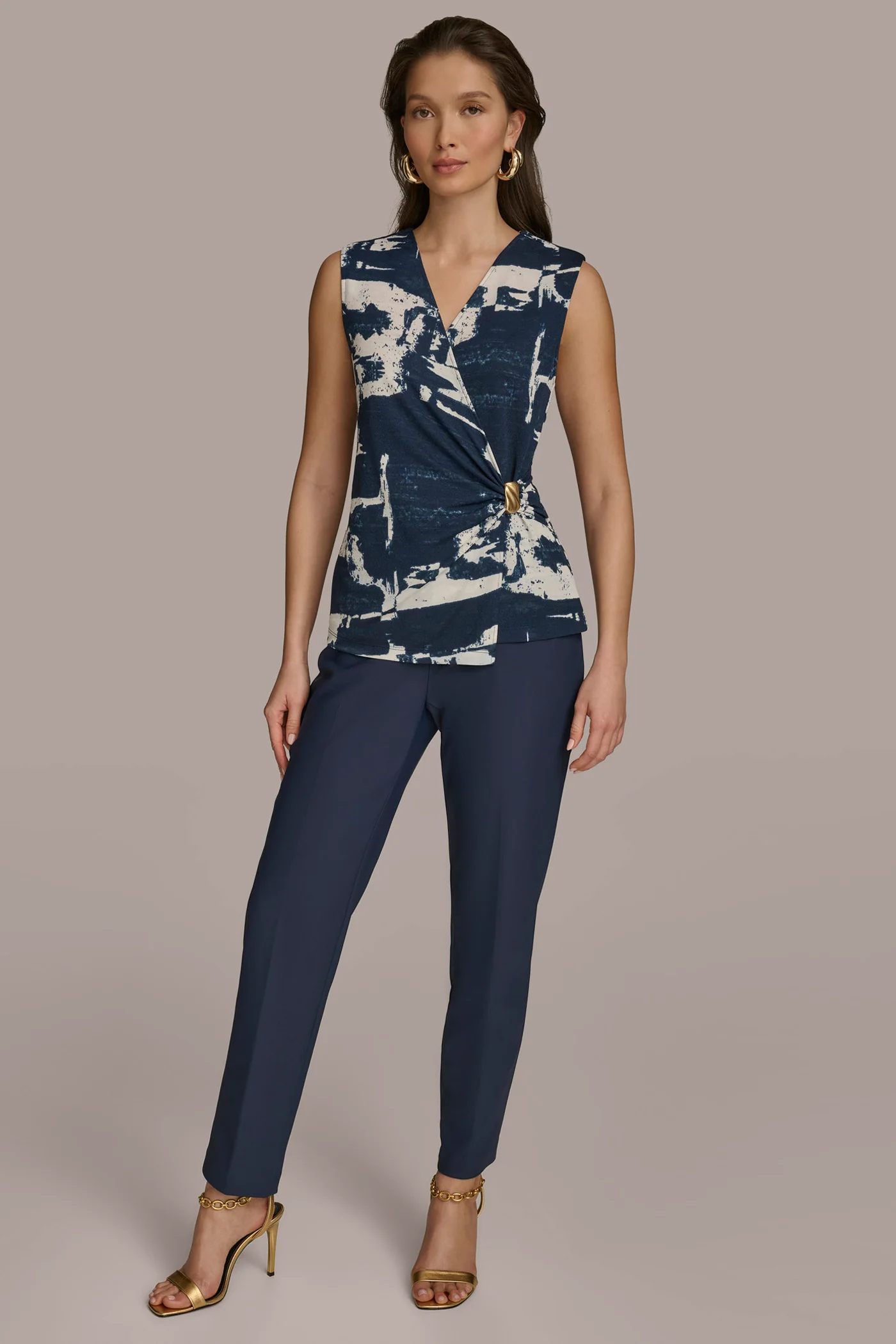 PRINTED TOP WITH WAIST HARDWARE