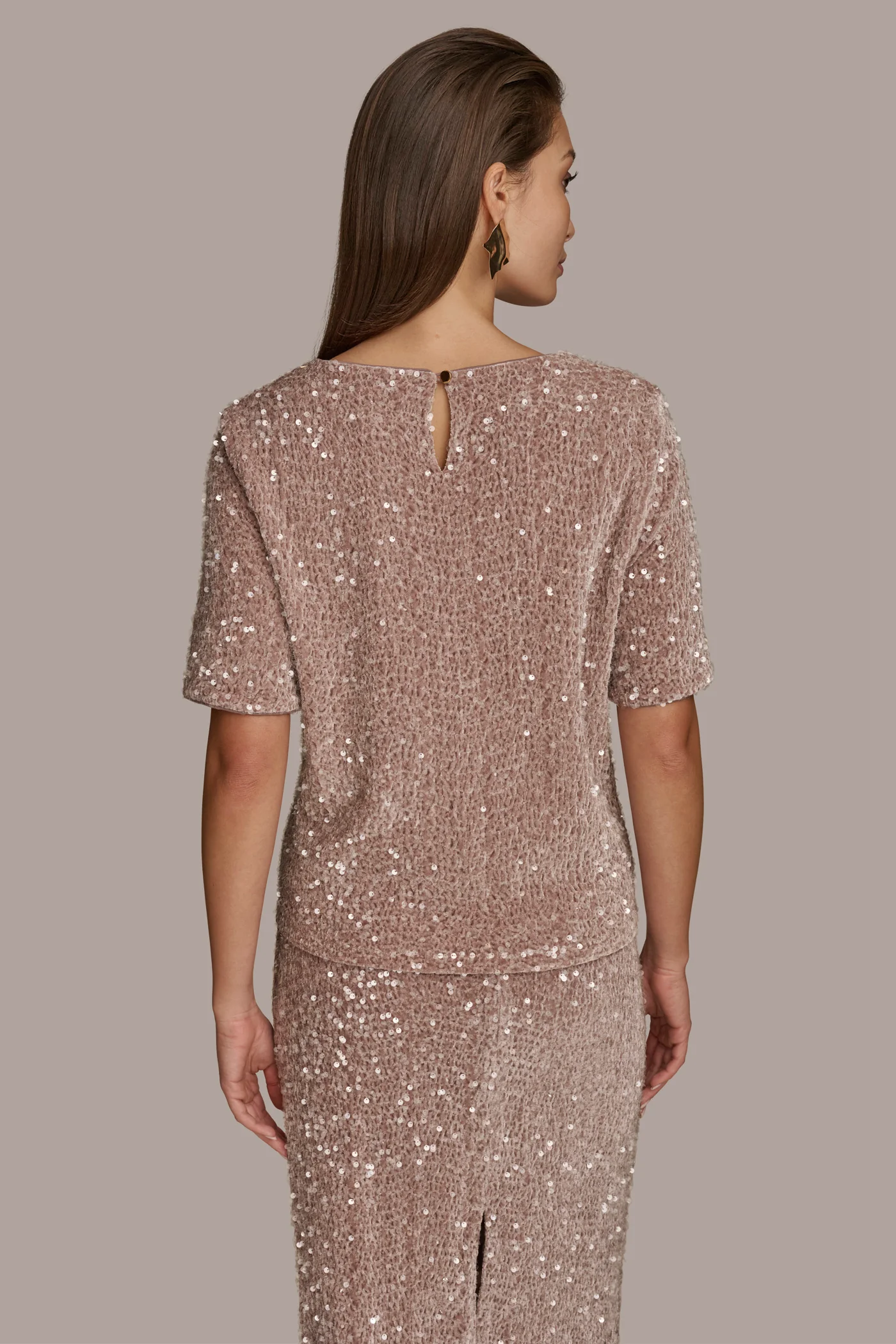 NOVELTY SEQUIN SHORT SLEEVE TOP
