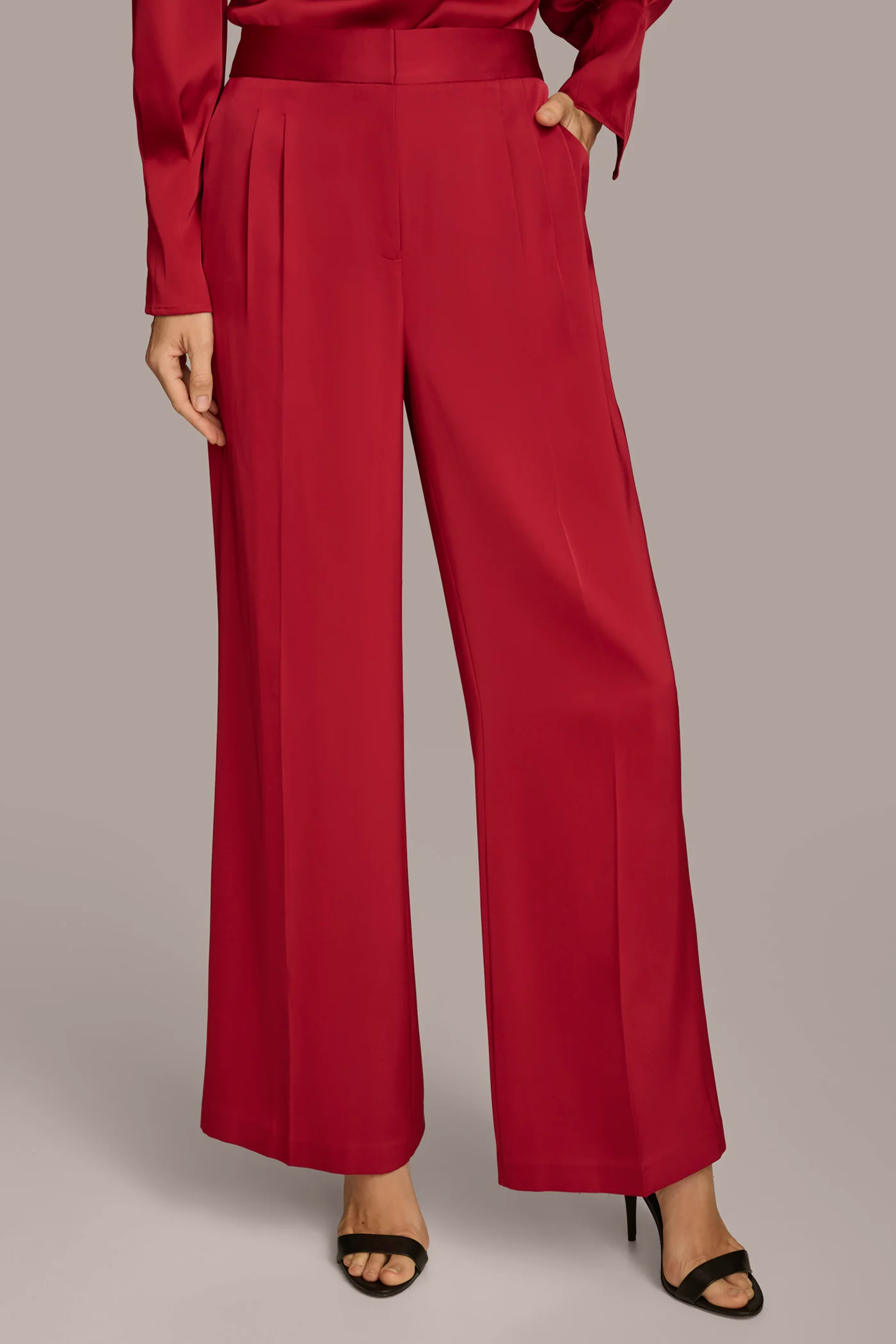 PLEATED WIDE LEG PANT