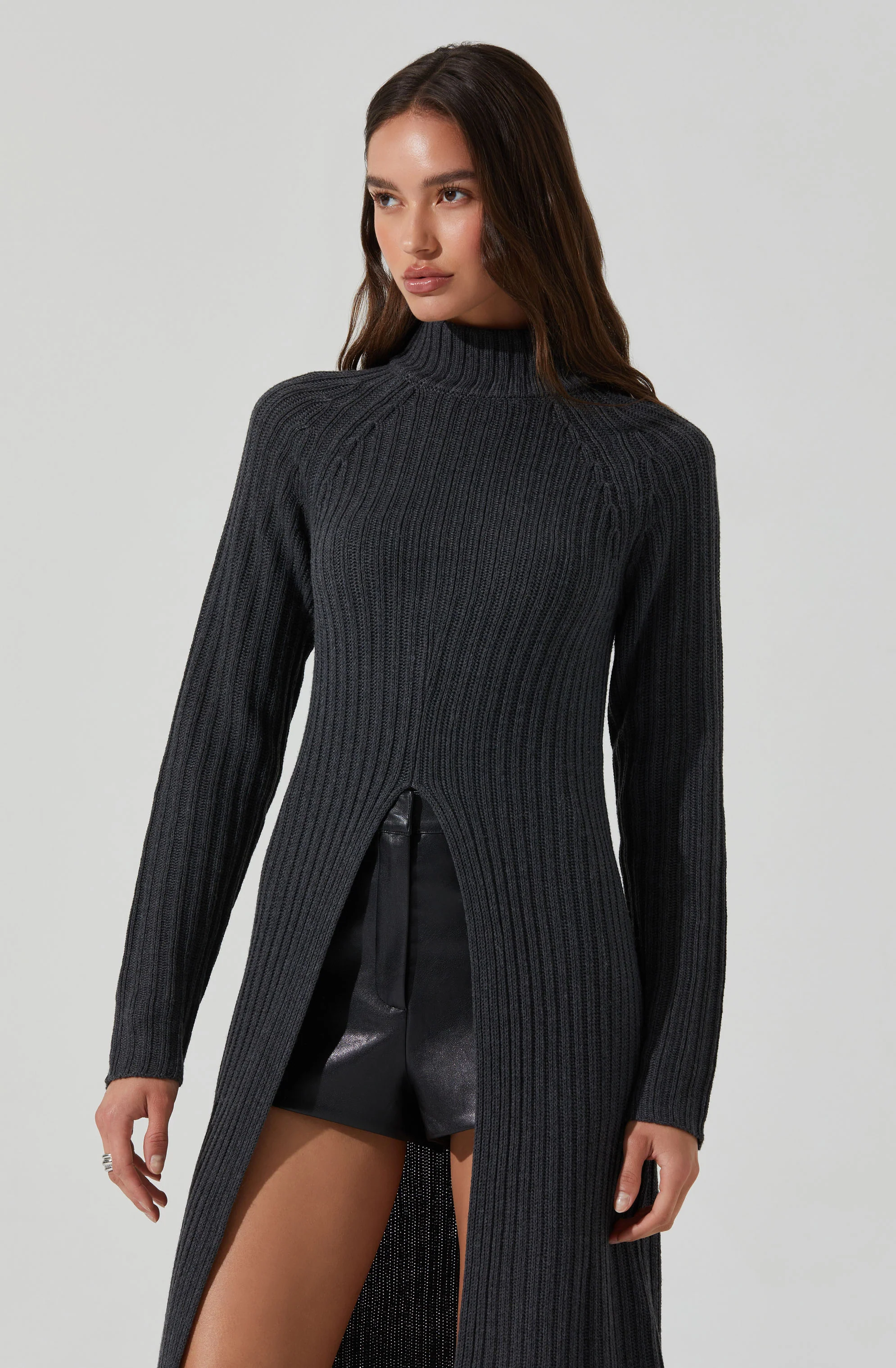 Estilo Mock Neck Slit Sweater