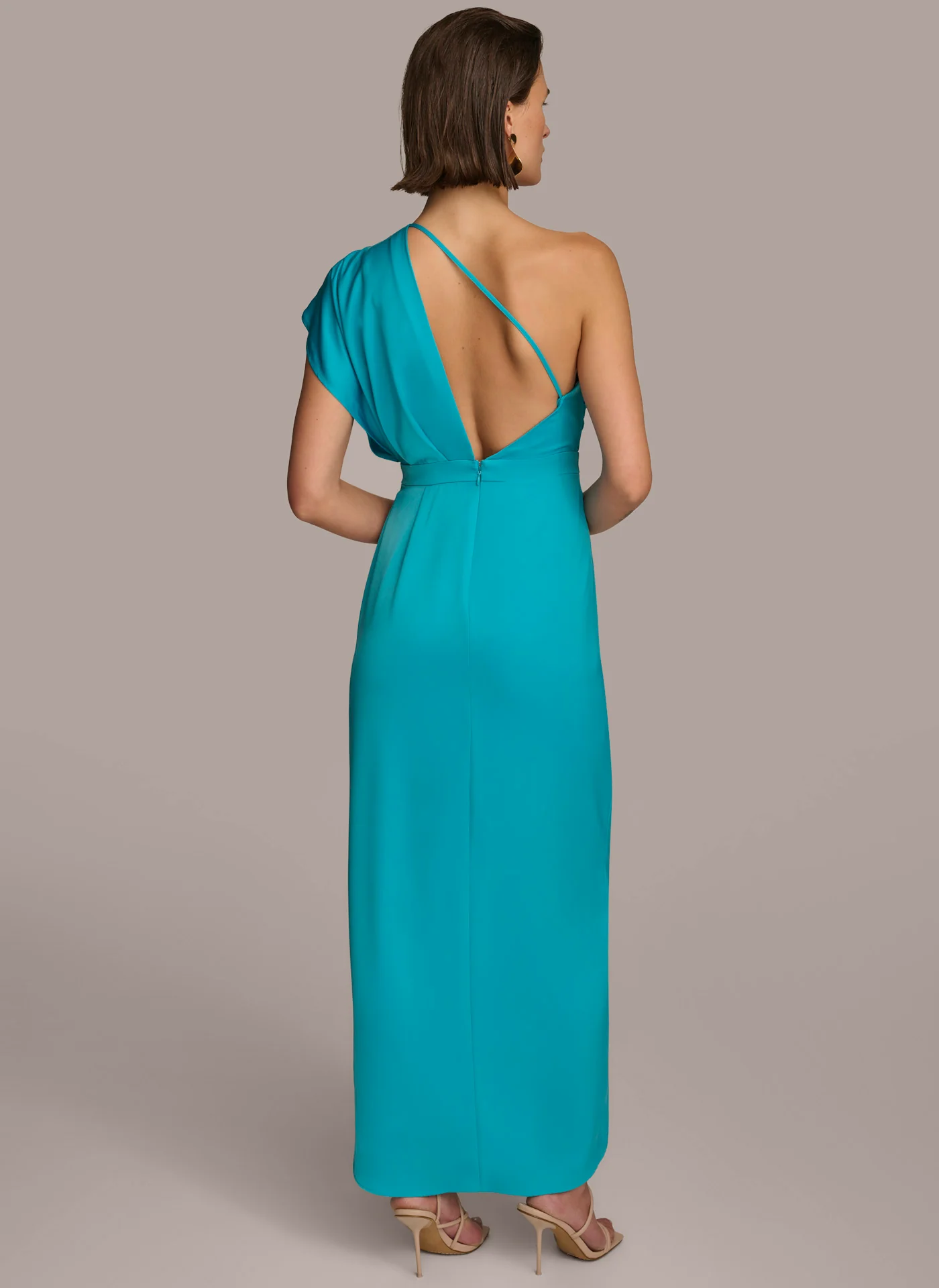 ONE SHOULDER DRAPE GOWN