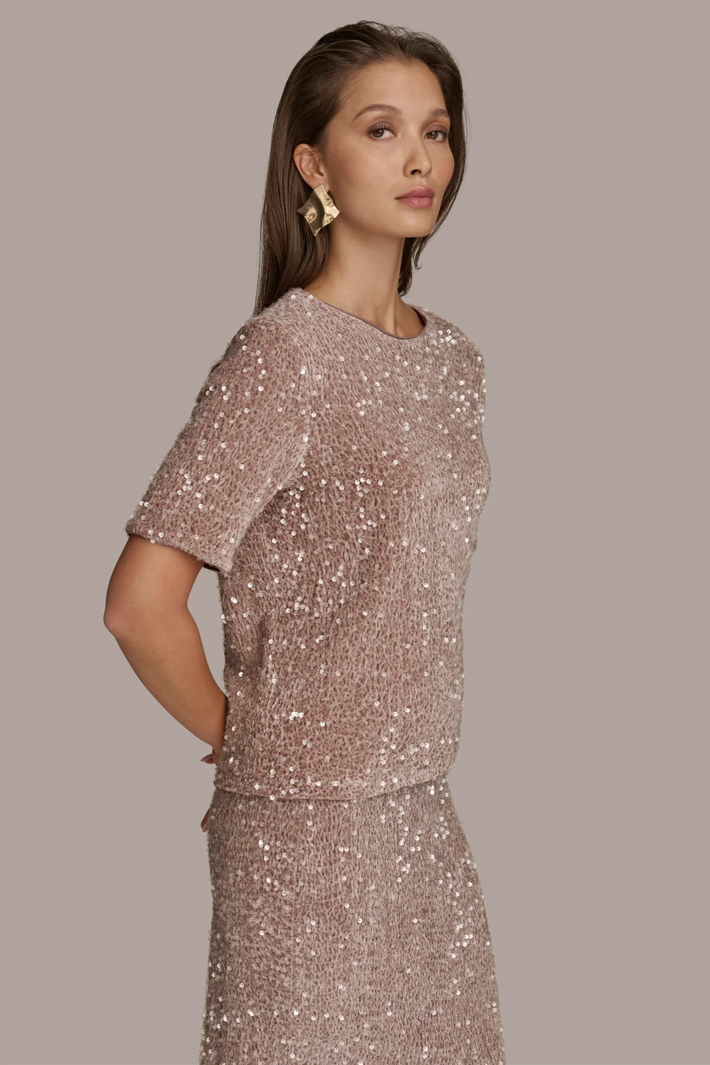 NOVELTY SEQUIN SHORT SLEEVE TOP