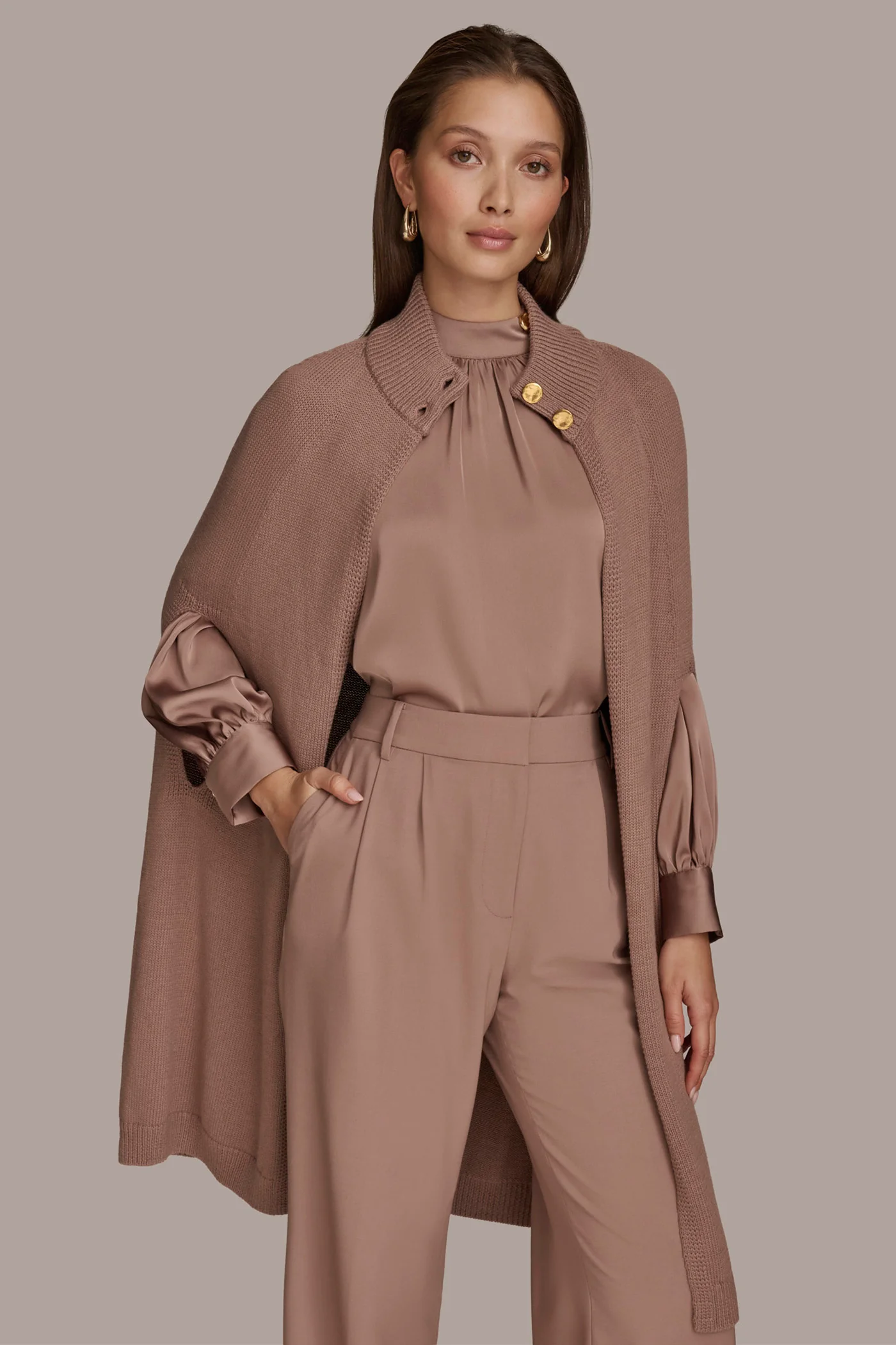 CAPE WITH BUTTON CLOSURE