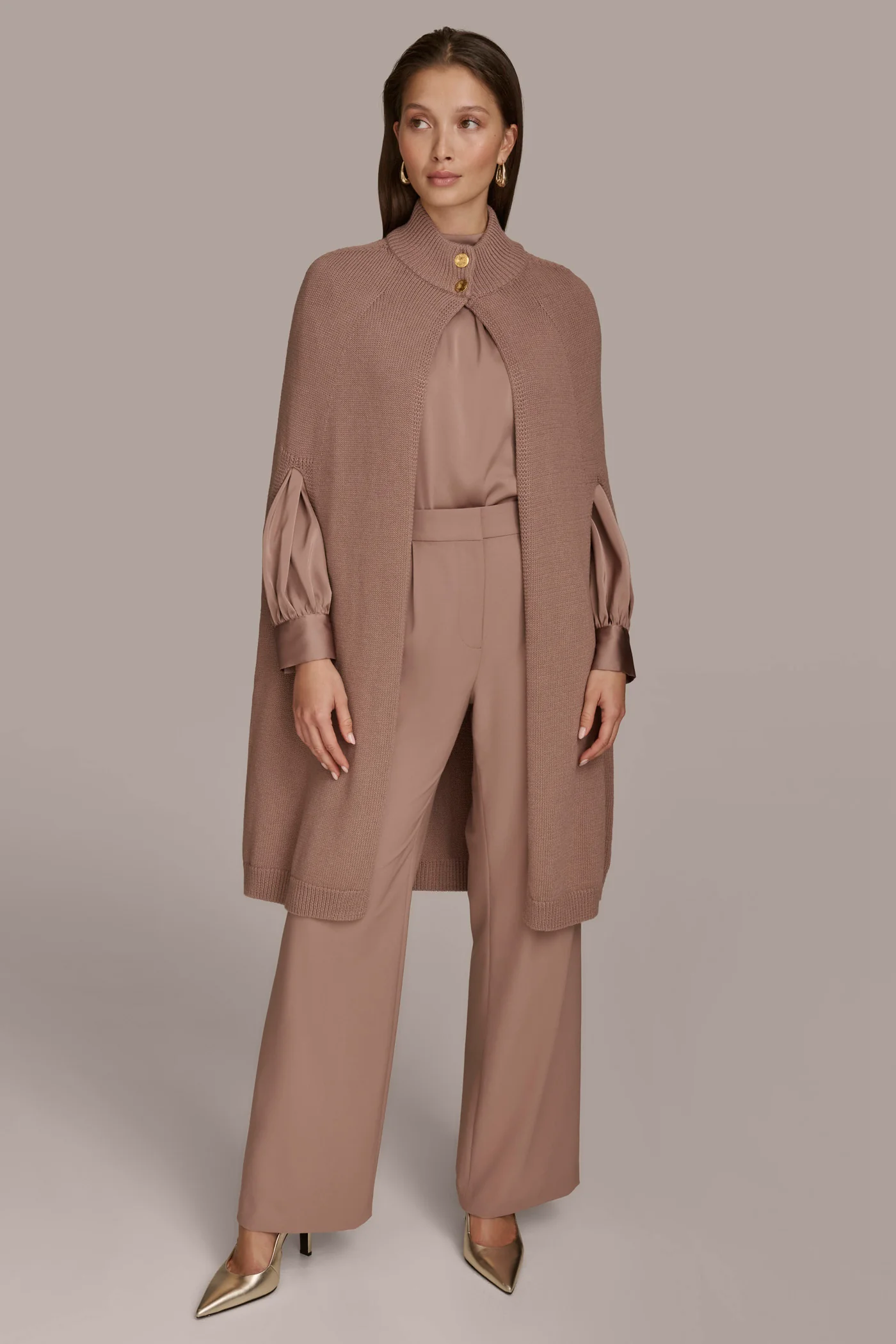 CAPE WITH BUTTON CLOSURE