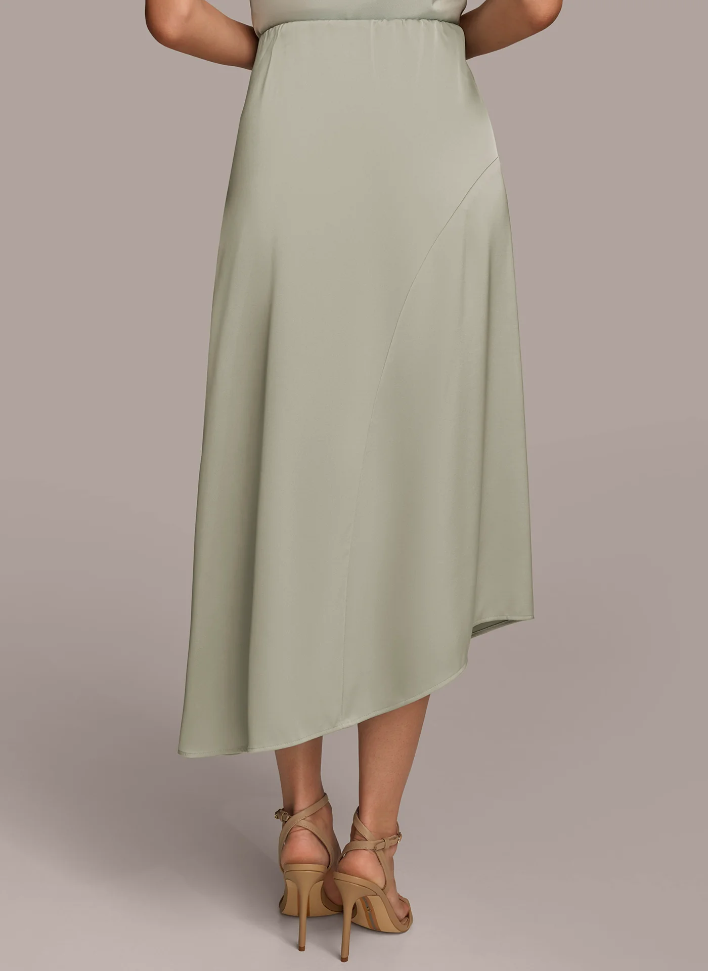 ASYMMETRICAL FLARE HEM SKIRT