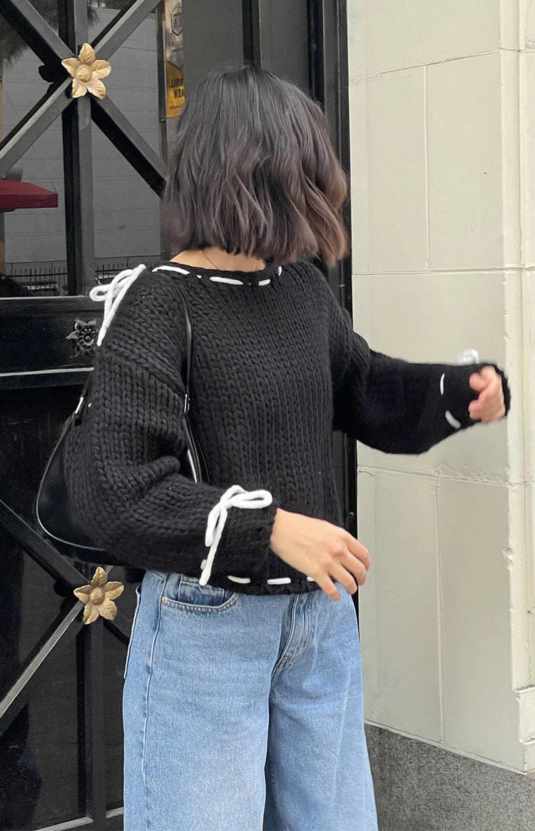 Bea Black Sweater
