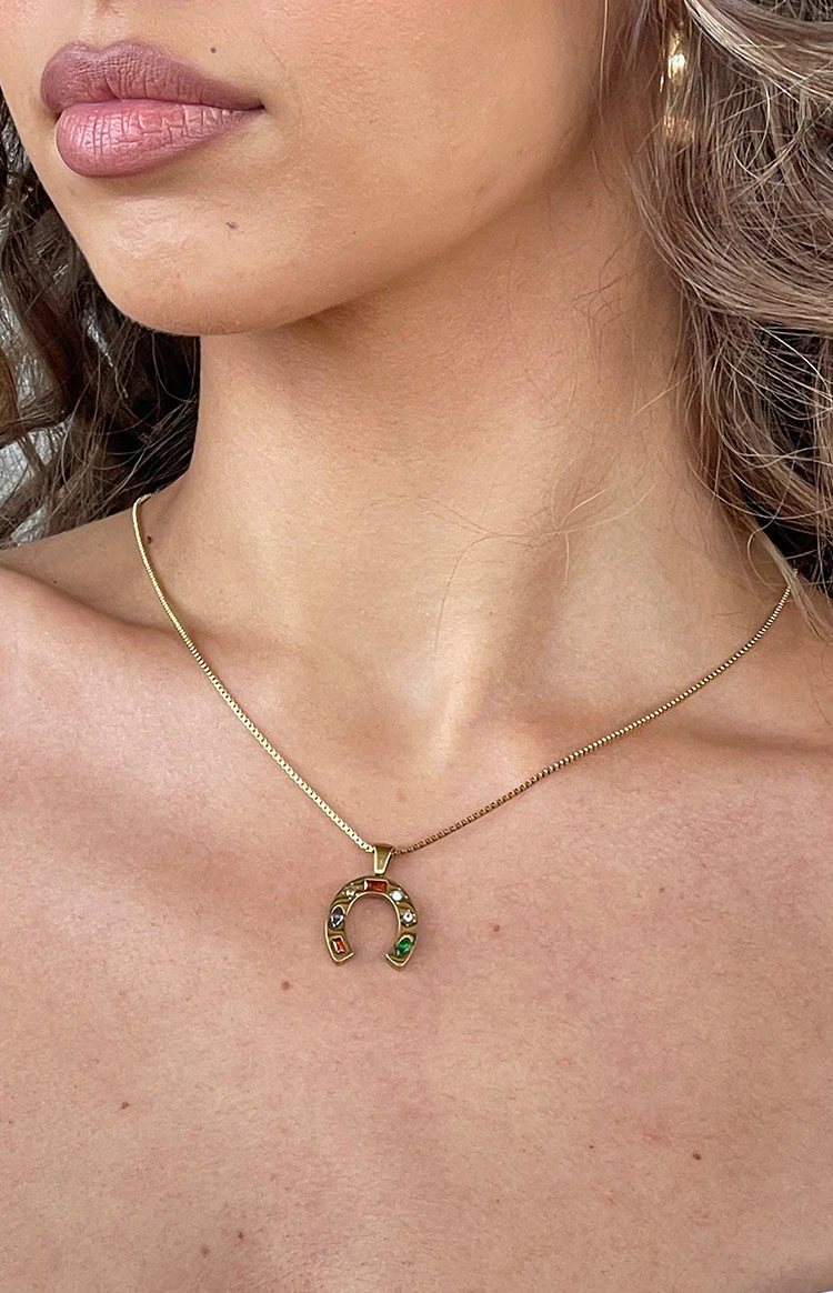 Georgia Gold U-Shaped Horseshoe Pendant Necklace
