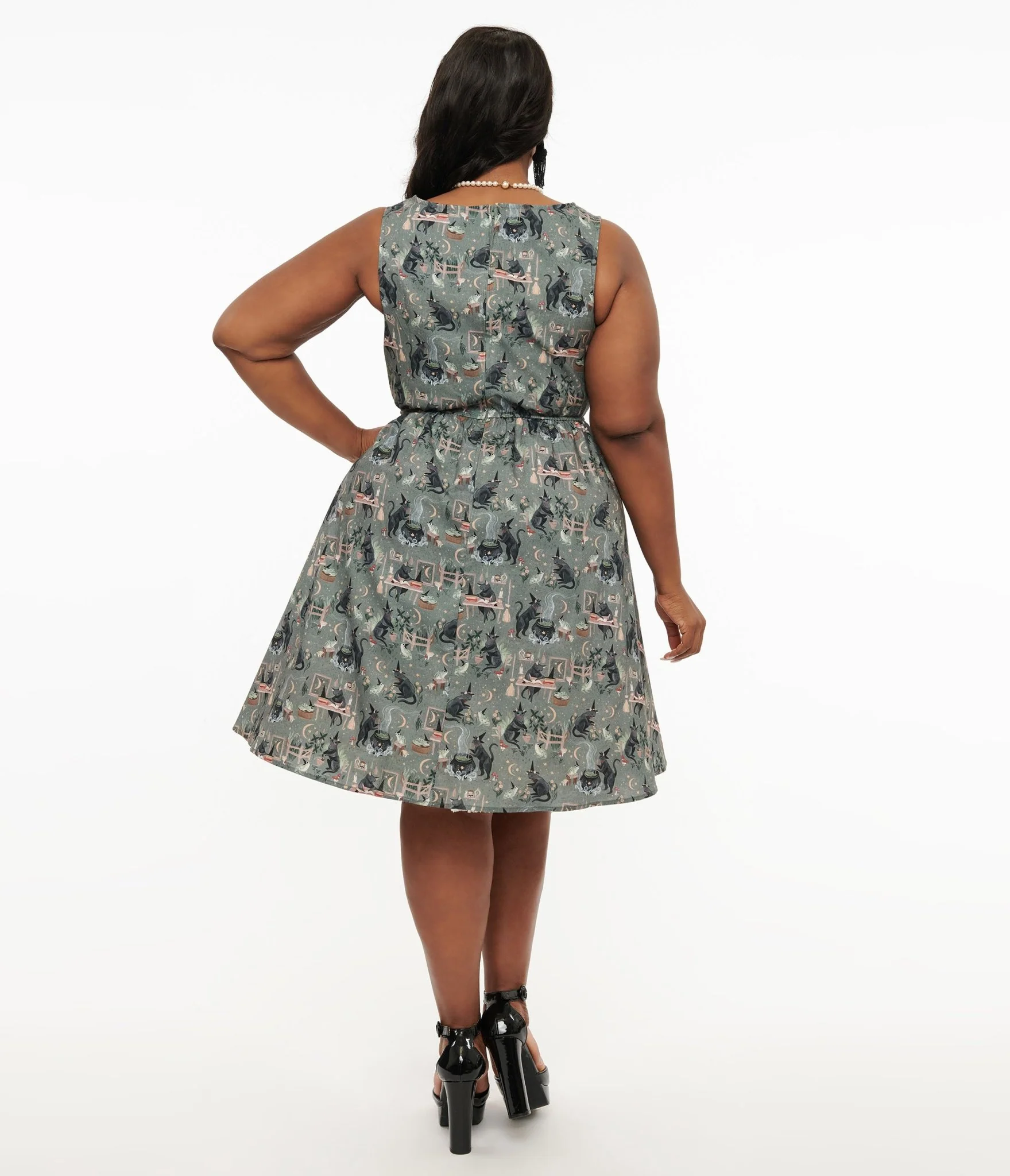 Retrolicious Plus Size 1950s Green Cat Witch Flare Dress