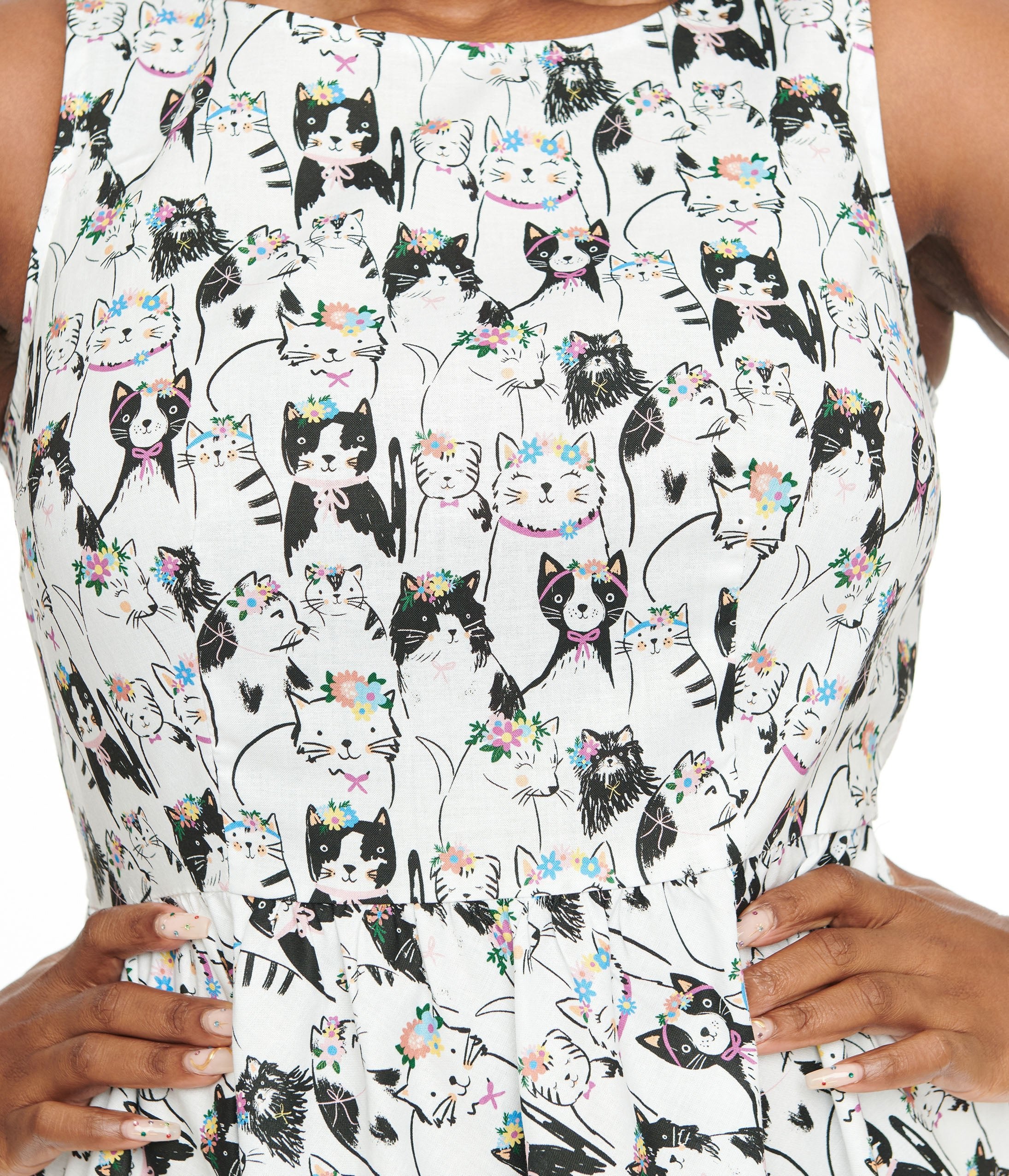 Retrolicious Plus Size 1950s White Cat Party Crown Print Cotton Swing Dress