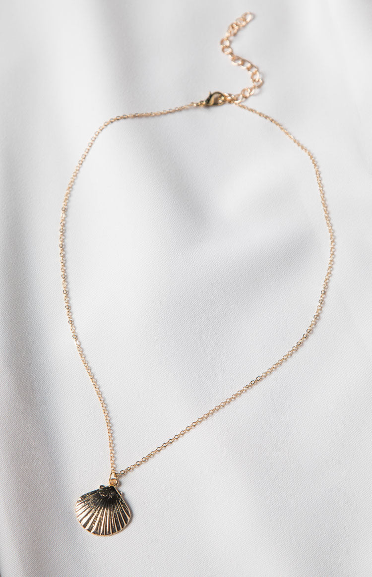 Hayden Gold Seashell Pendant Necklace