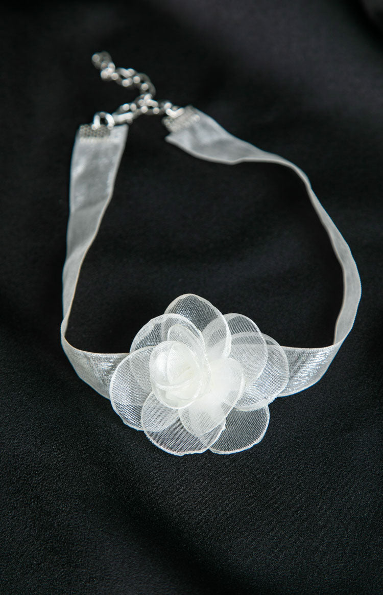 Nights Out Cream Flower Choker