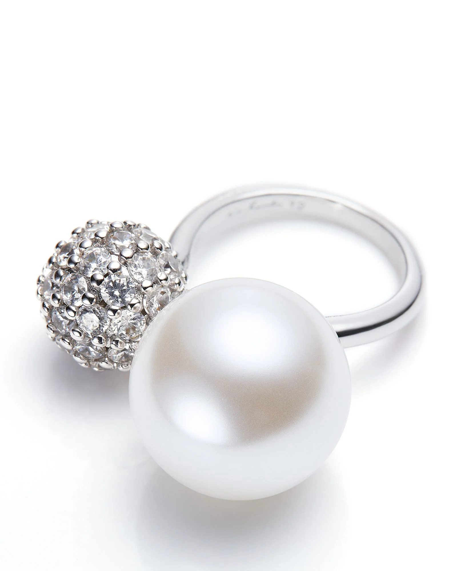 Evie Pearl Ring