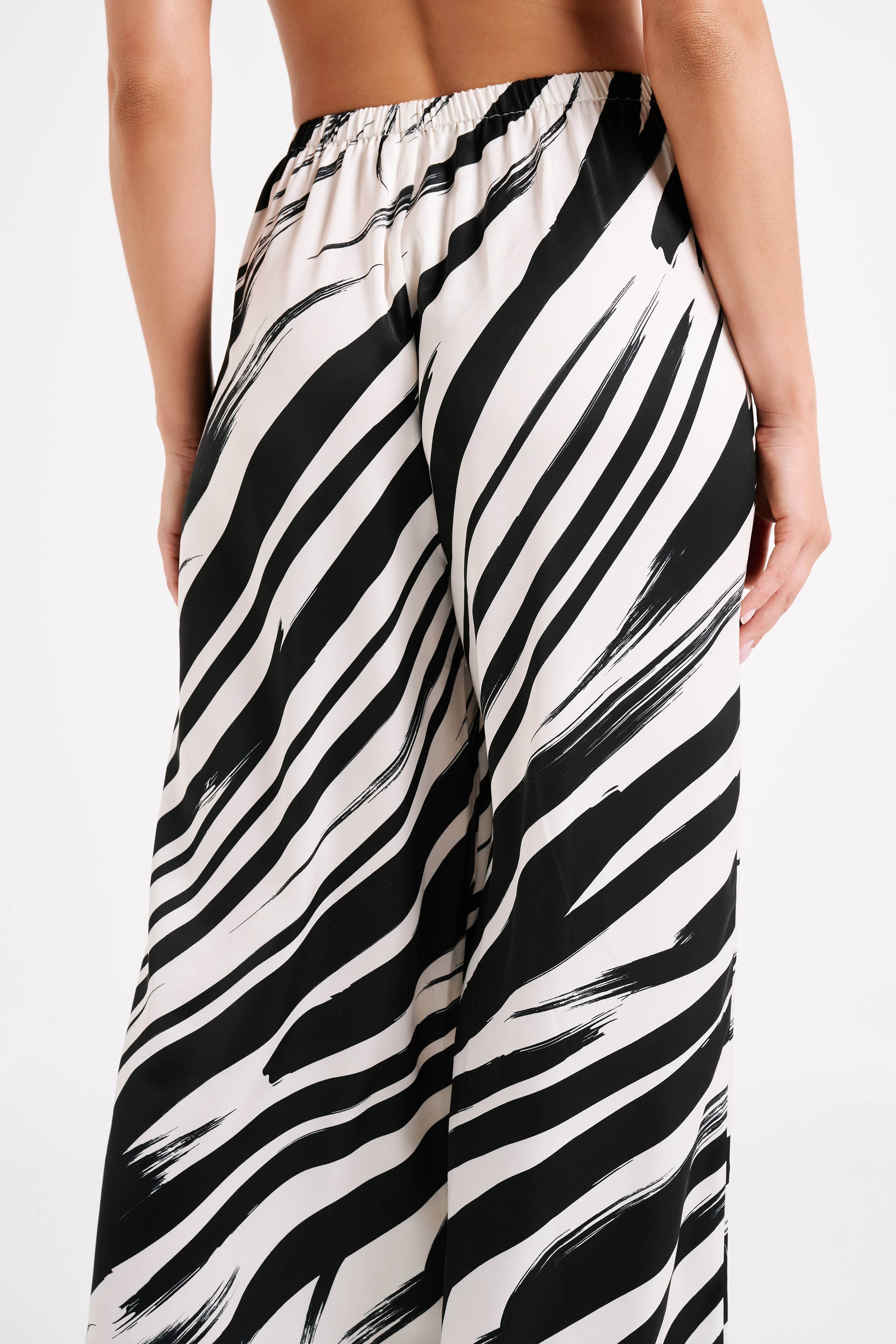 Marciela Printed Satin Straight Leg Pant - Abstract Print