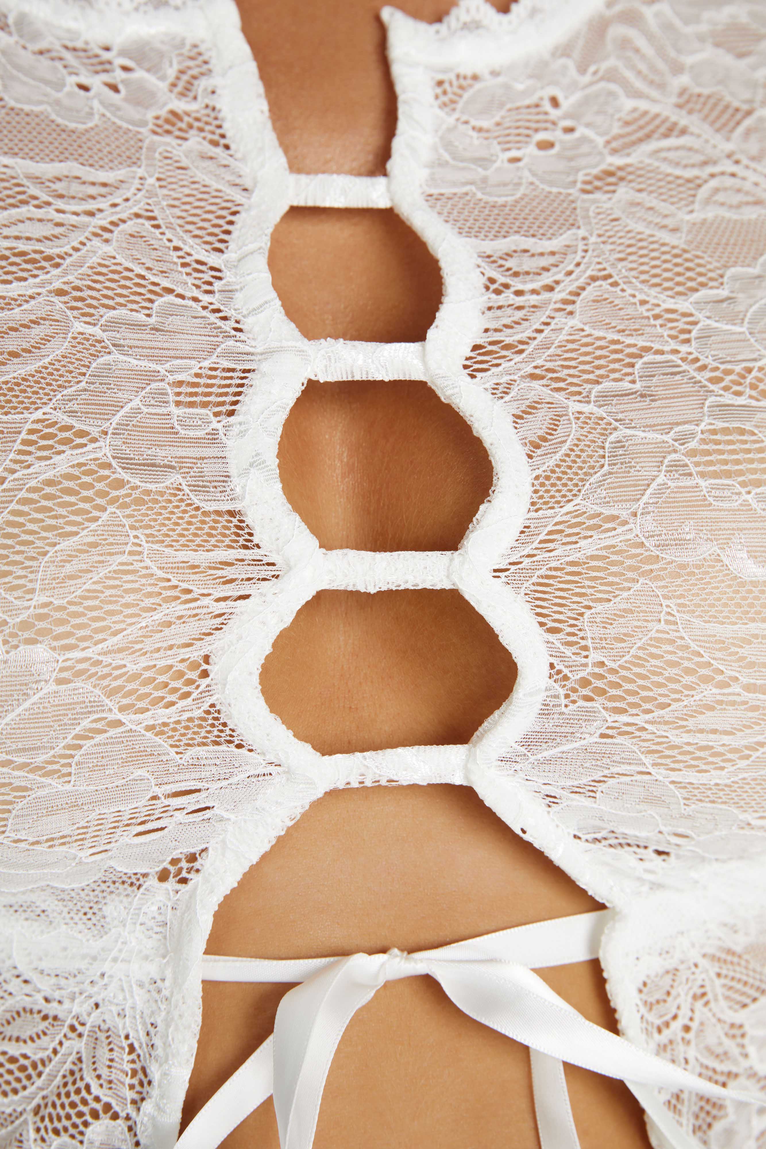 Farrah Stretch Lace Vintage Top - White