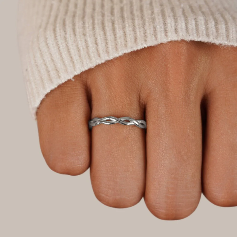 Infinity 18K Silver Twist Ring
