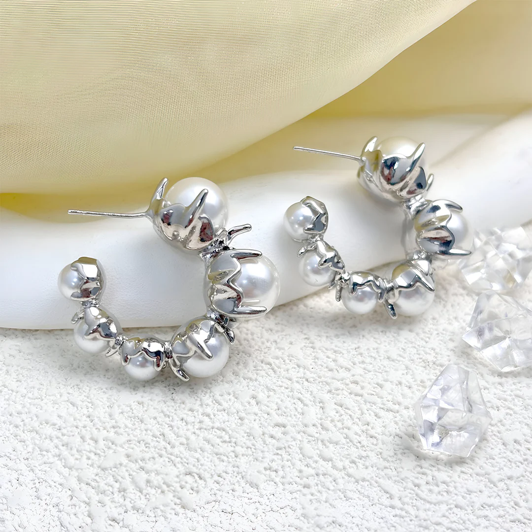 Serena Pearl Claw Hoops