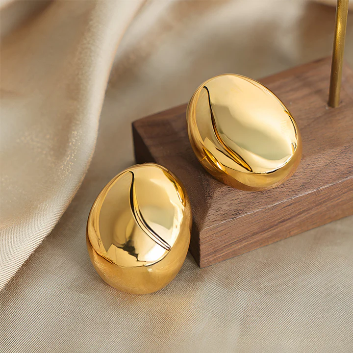 Kiara Molten Curve Studs