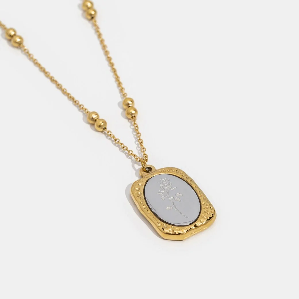 Fragile Love' Rose Necklace