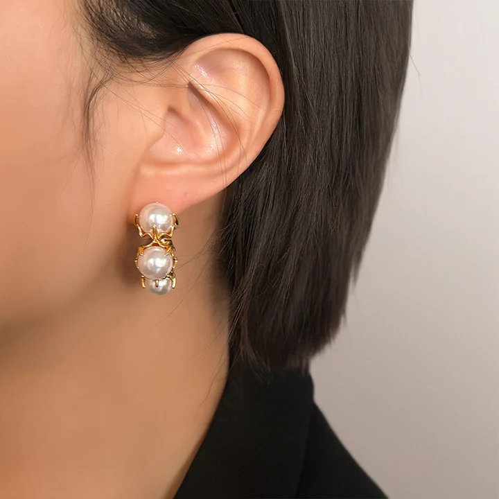 Serena Pearl Claw Hoops