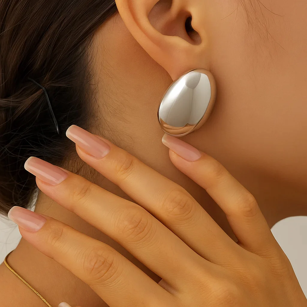 Kiara Molten Curve Studs