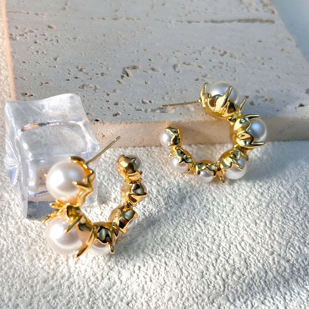 Serena Pearl Claw Hoops