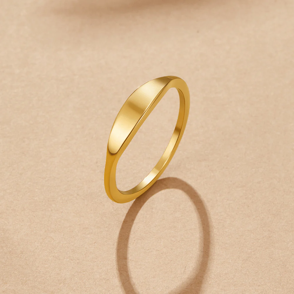 Pipa Gold Signet Ring