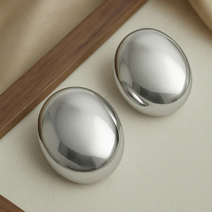 Kiara Molten Curve Studs