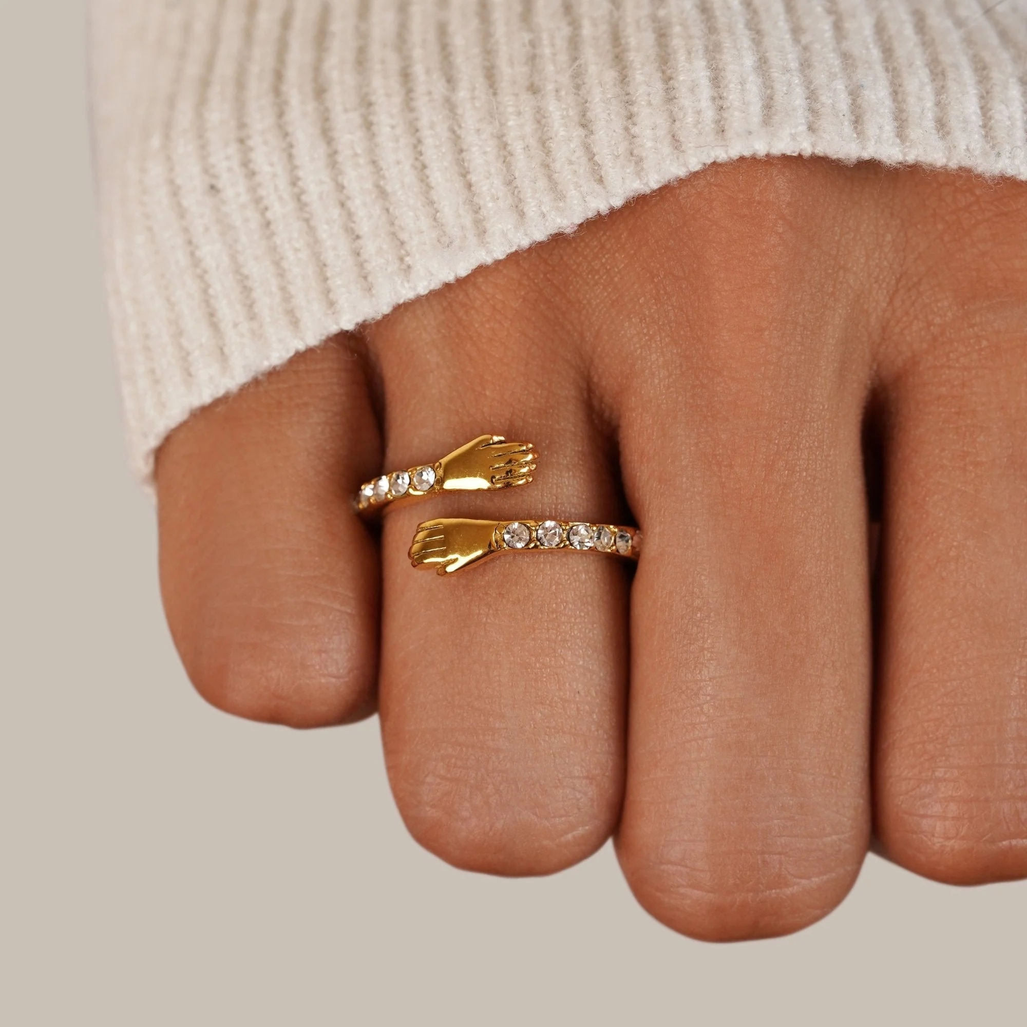 Hug Me Forever' 18K Gold Ring