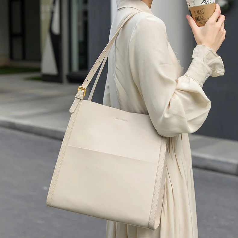 (CS) Camila Tote Bag