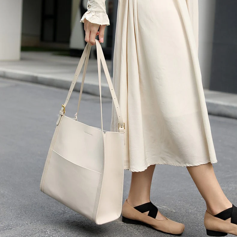 (CS) Camila Tote Bag