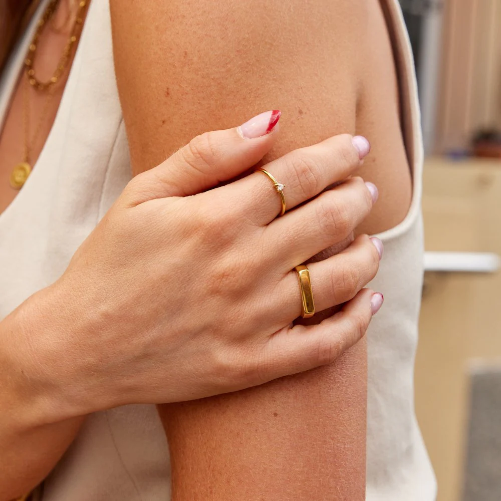 Lola Bar Signet Ring