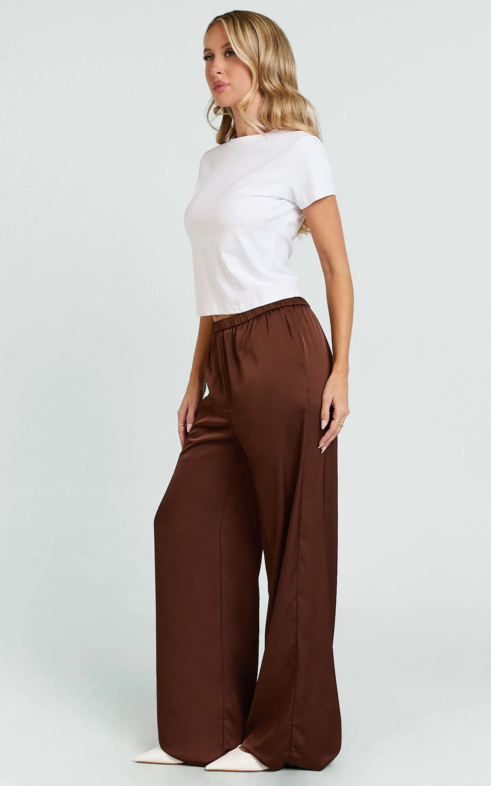 Gloria Pants - Low Rise Straight Leg Pants in Chocolate