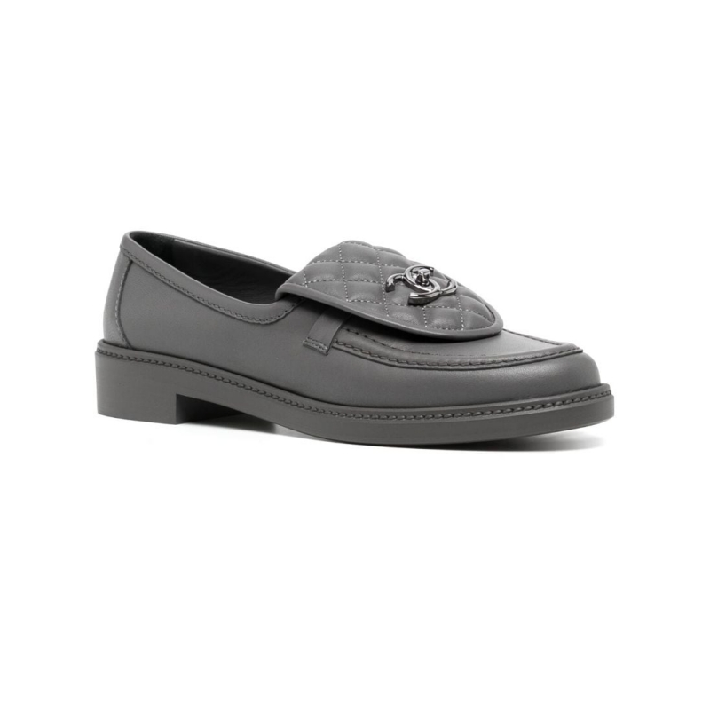 CHANEL CC Turn-lock diamond-quilted loafers