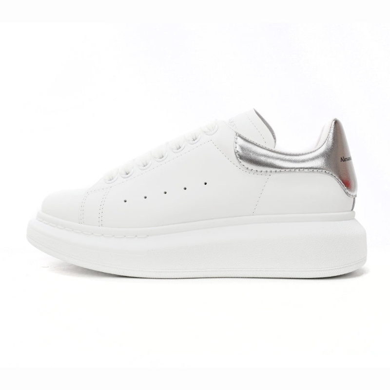 Alexander McQueen Sneaker Loose Drilling