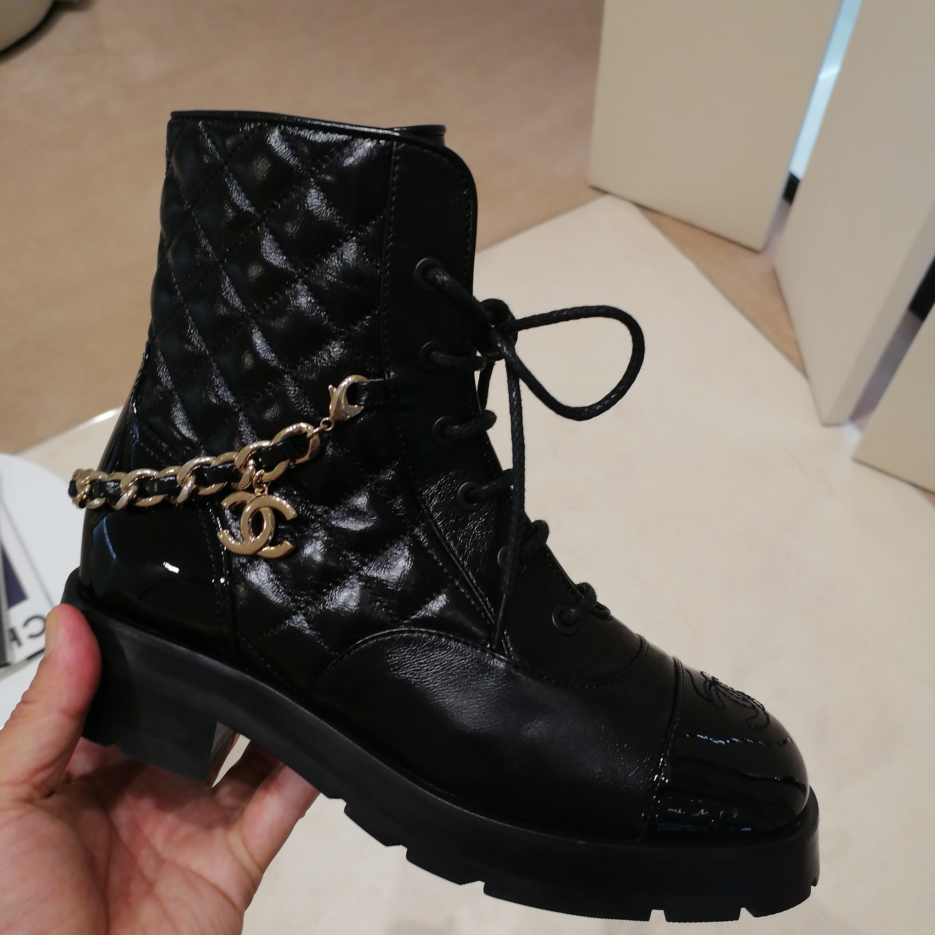 CHANEL ☆LACE UP