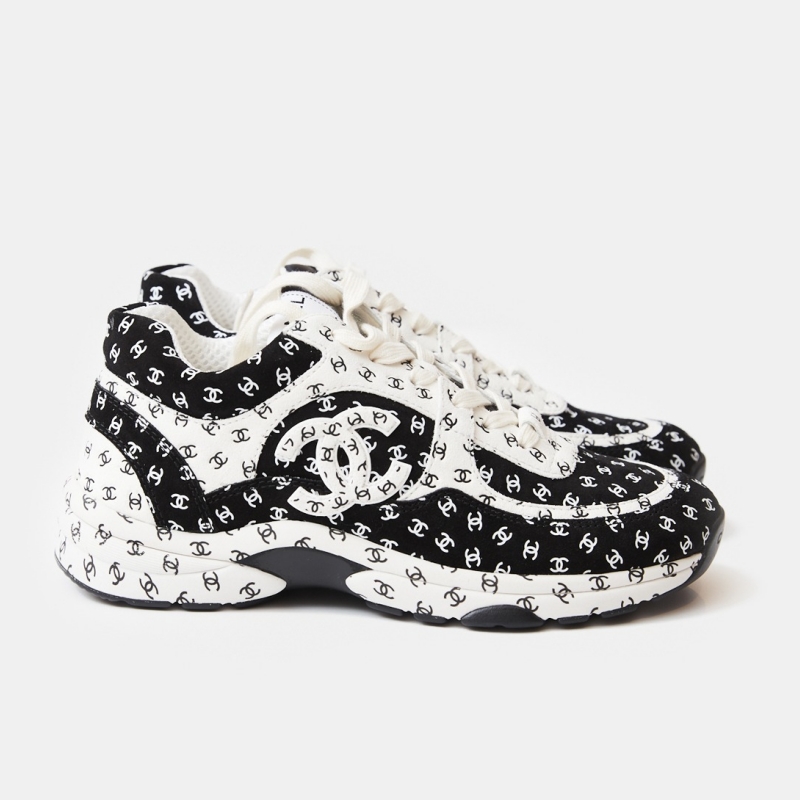 Chanel Black/White CC Logo Print Suede Runner Trainer Low Top Sneakers