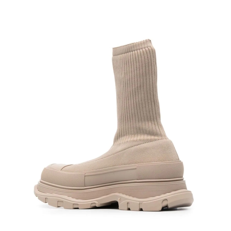 Alexander McQueen Tread ribbed-knit ankle boots