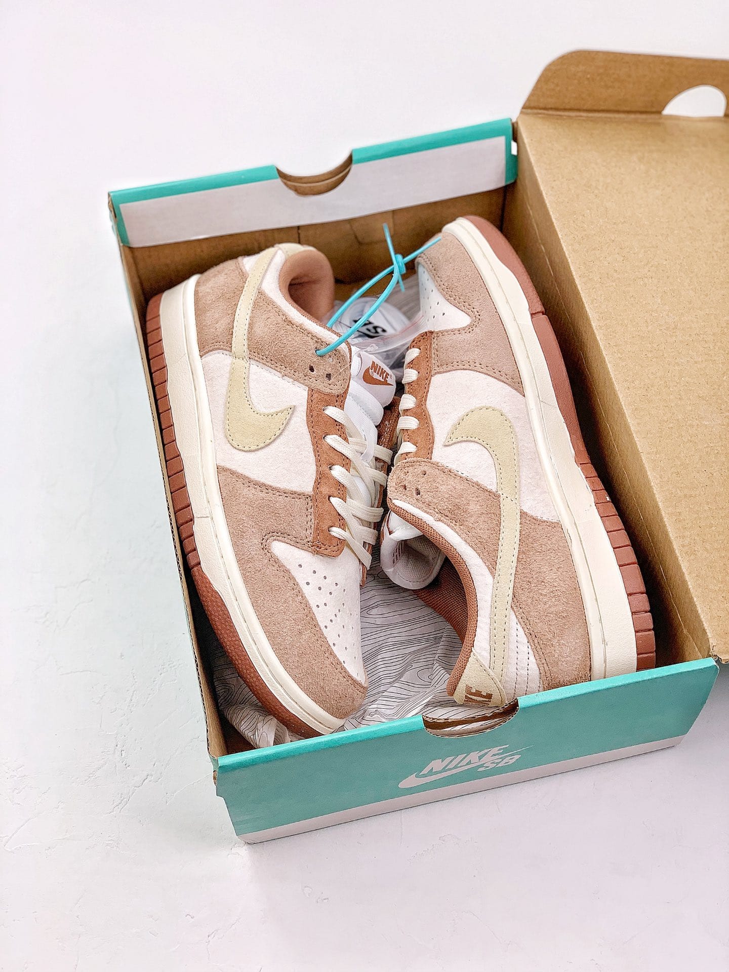 Nike Dunk Low Medium Curry