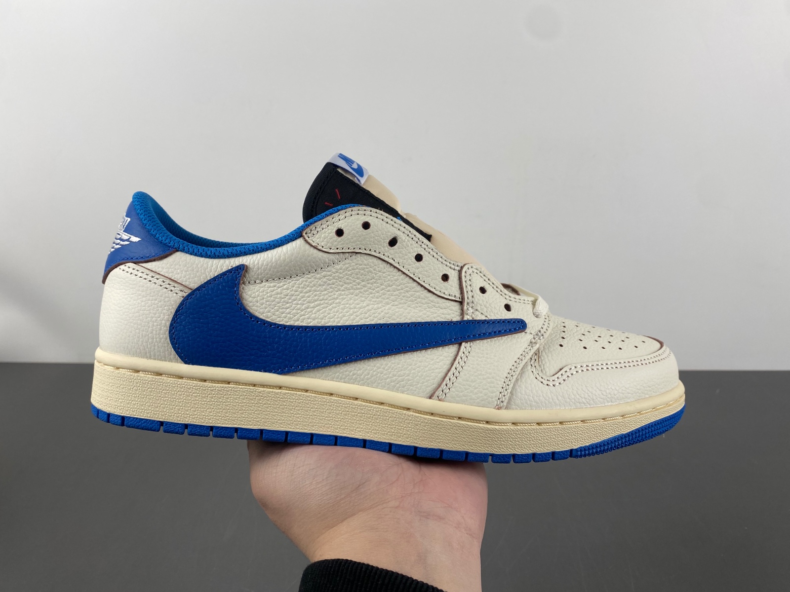 Travis Scott x Air Jordan 1 White Blue Fragment (2025)