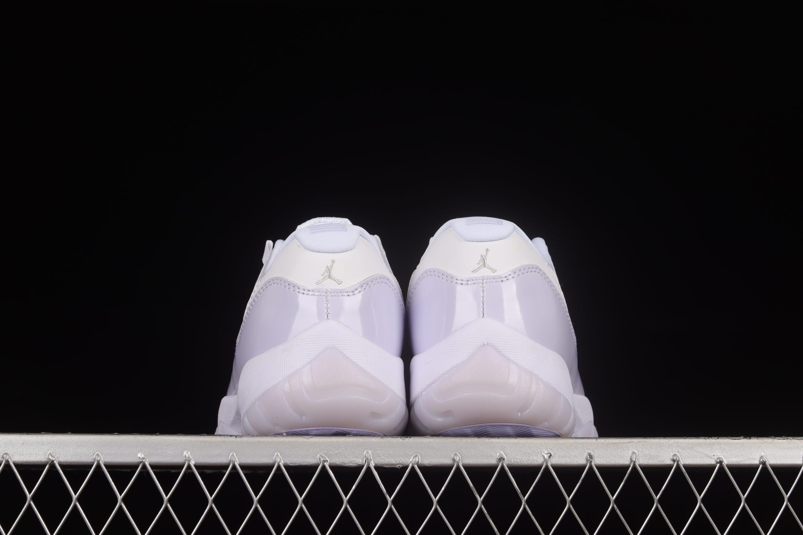 Jordan 11 Retro Low, Pure Violet