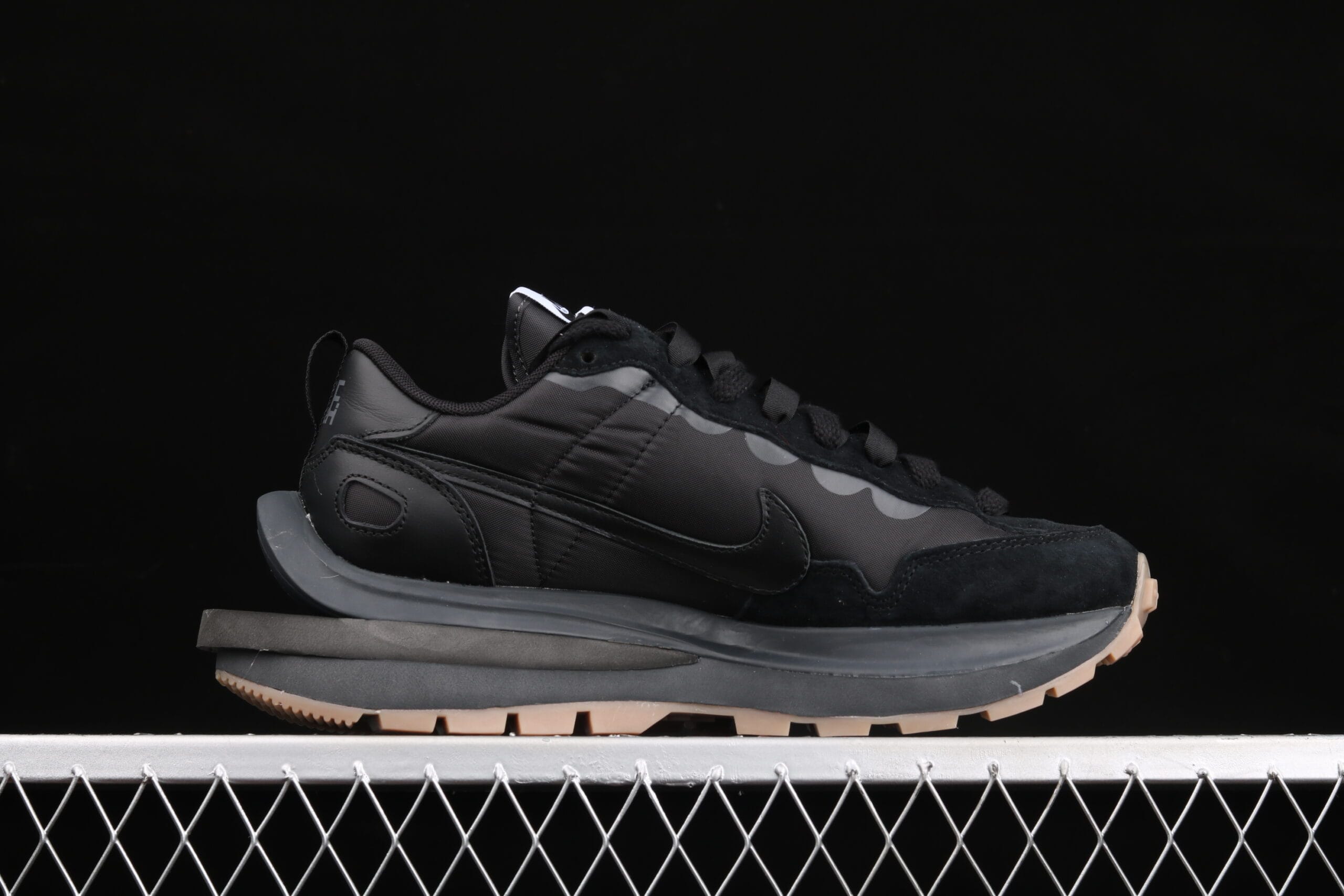 Nike Vaporwaffle, Sacai Black Gum