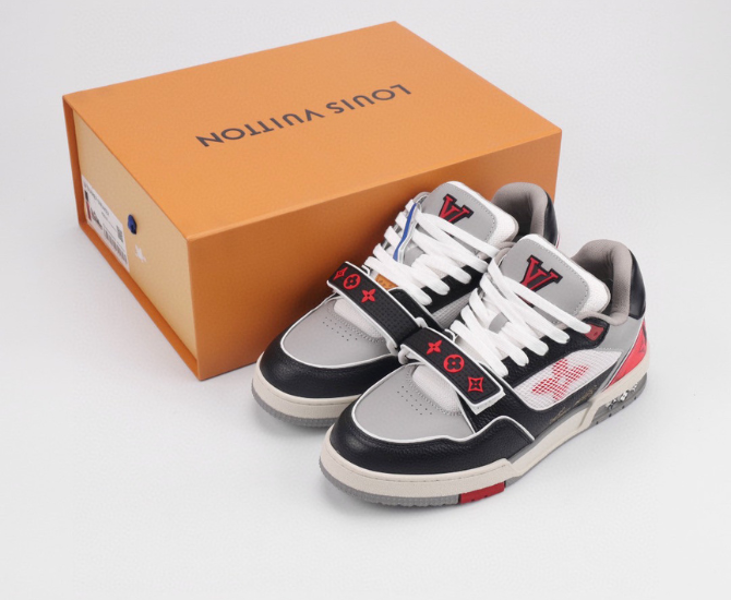 LV Trainer Black Red