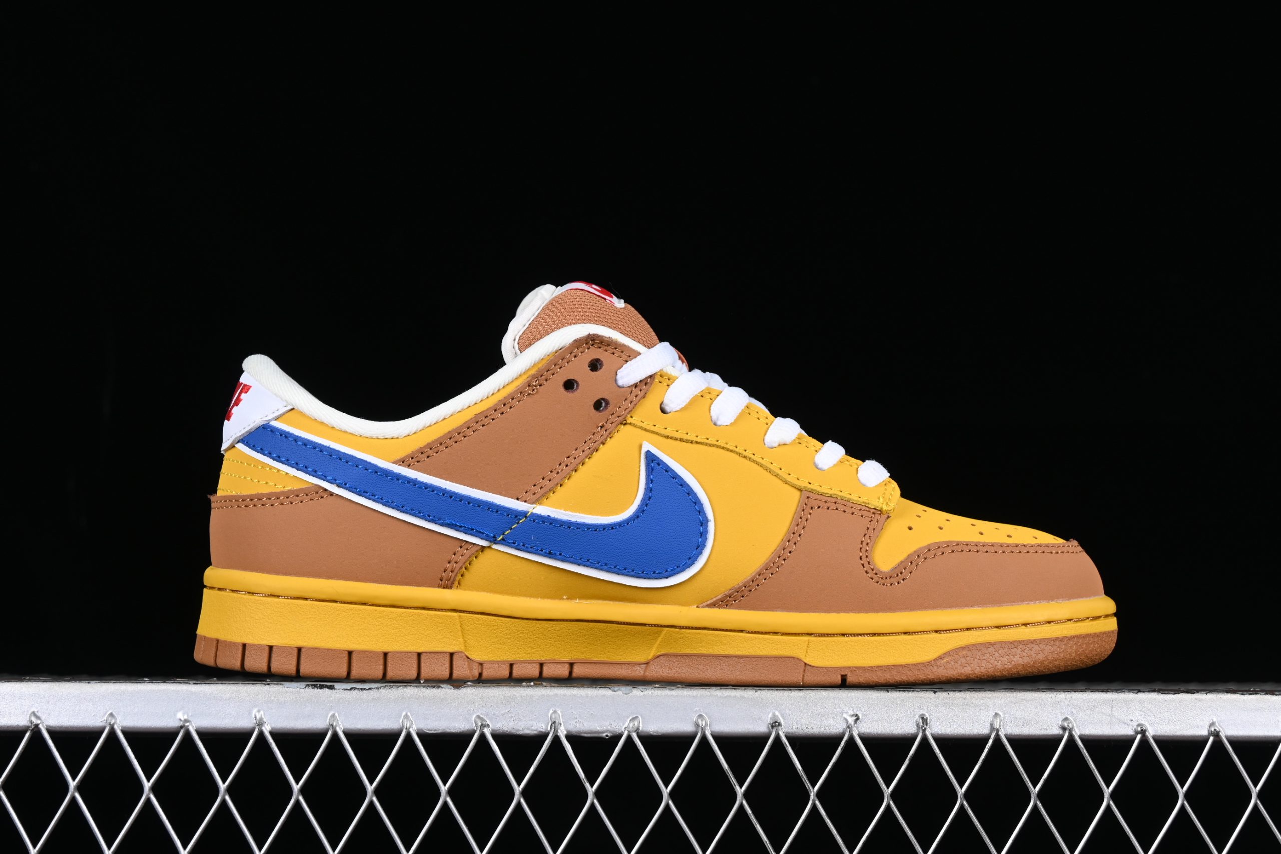Nike SB Dunk Low Newcastle Brown