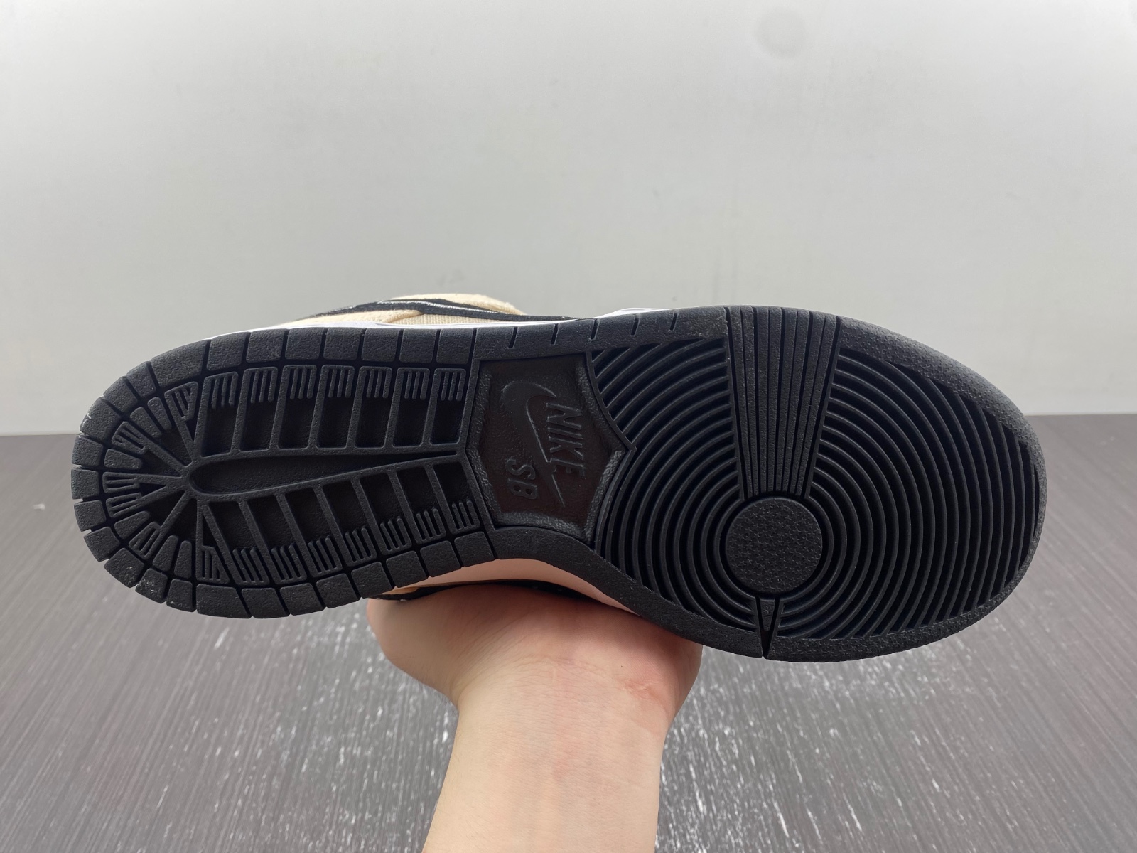 Albino Preto x Nike Dunk SB Low