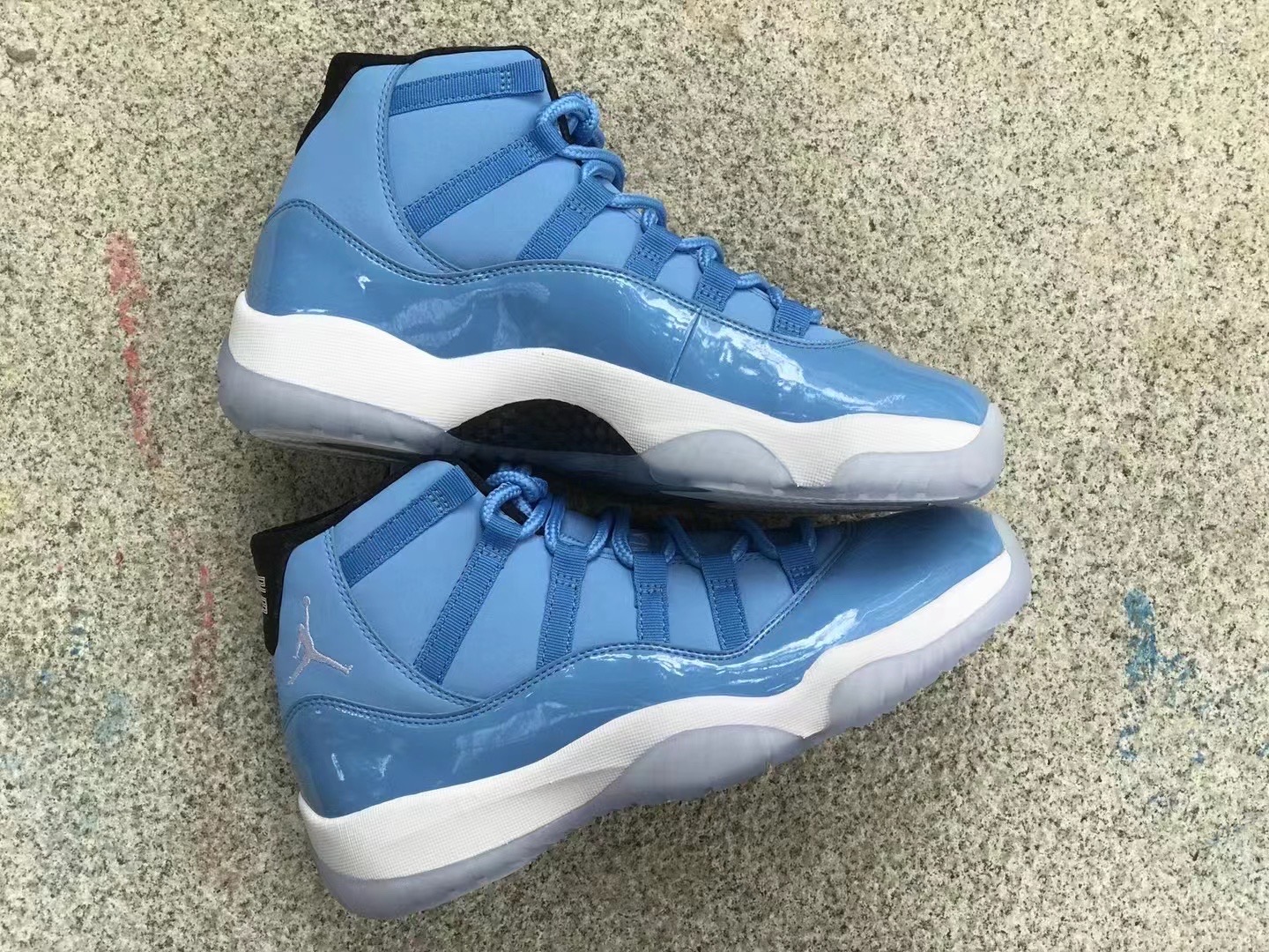 Air Jordan 11 Retro Pantone