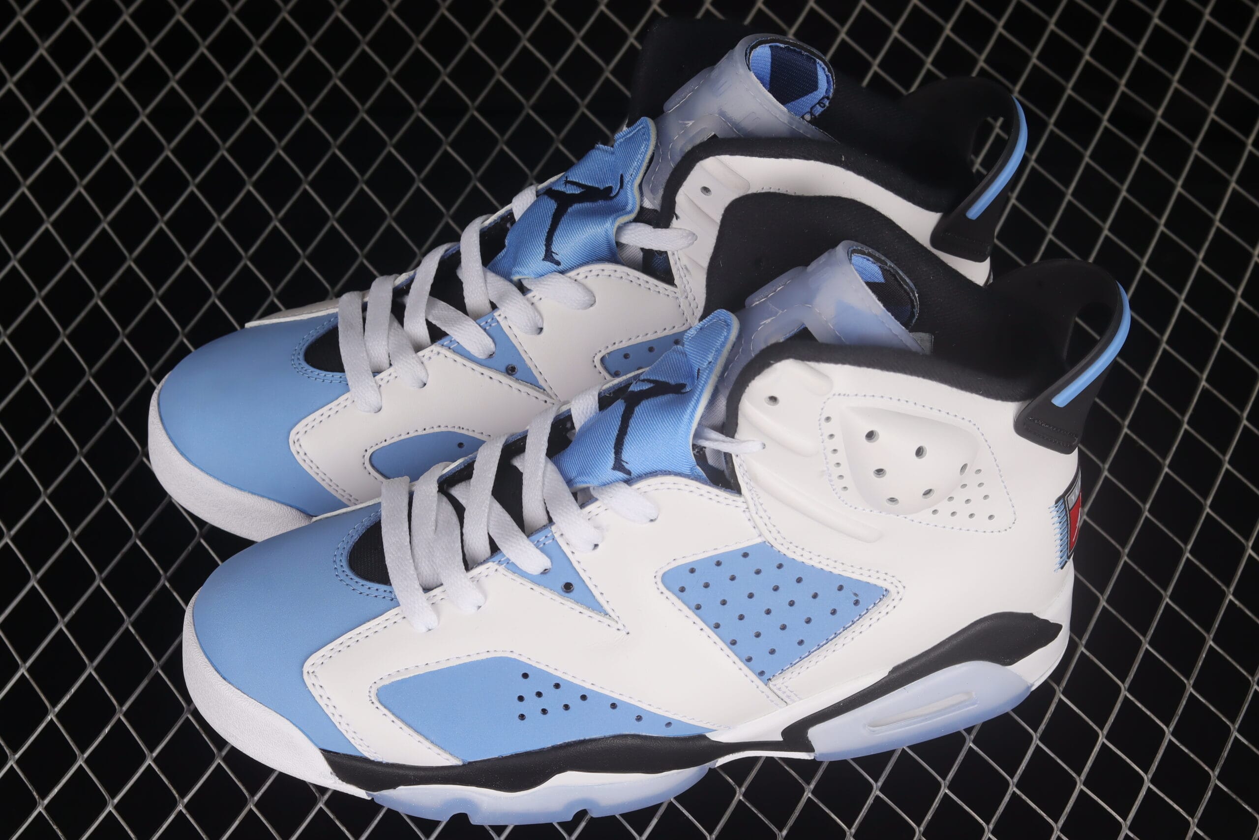 Air Jordan 6 Retro UNC White