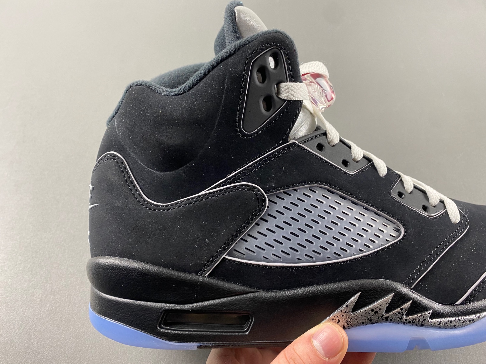 Air Jordan 5 “Black Metallic Reimagined”
