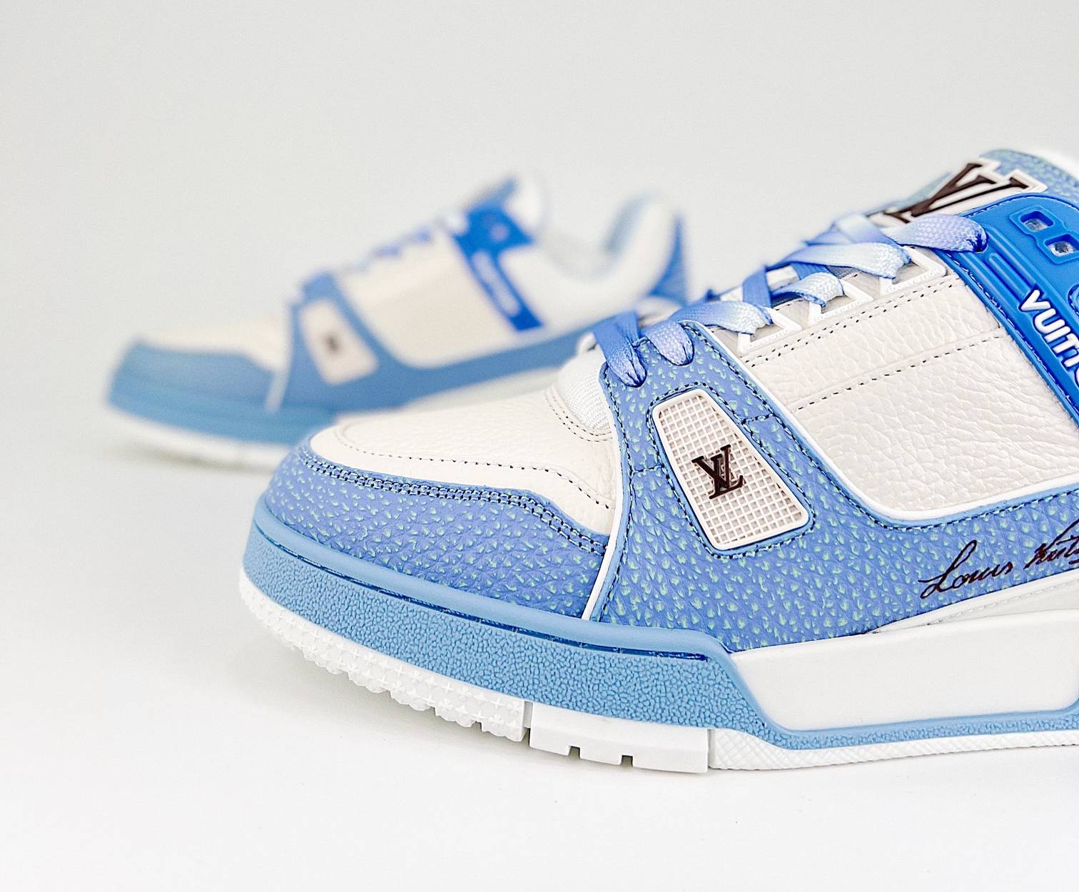 LV Trainer Blue White